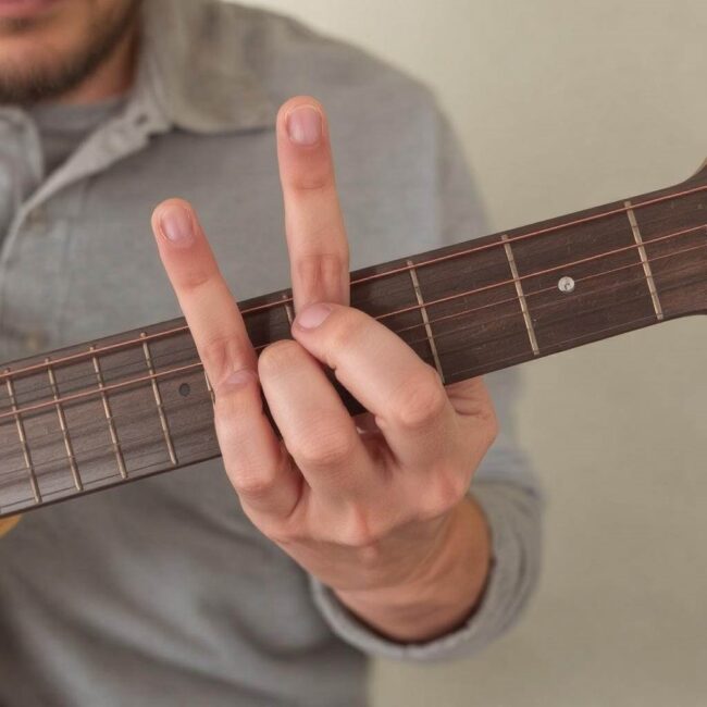 Zabiegi rozluźniające dla palców gitarowych